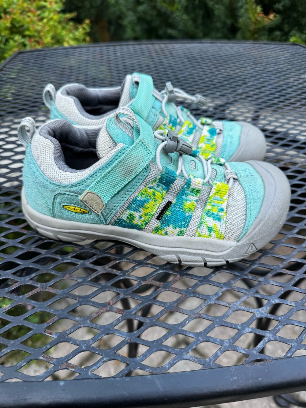 Keen Kids Aqua Teal and Gray Active Sneaker Size 3